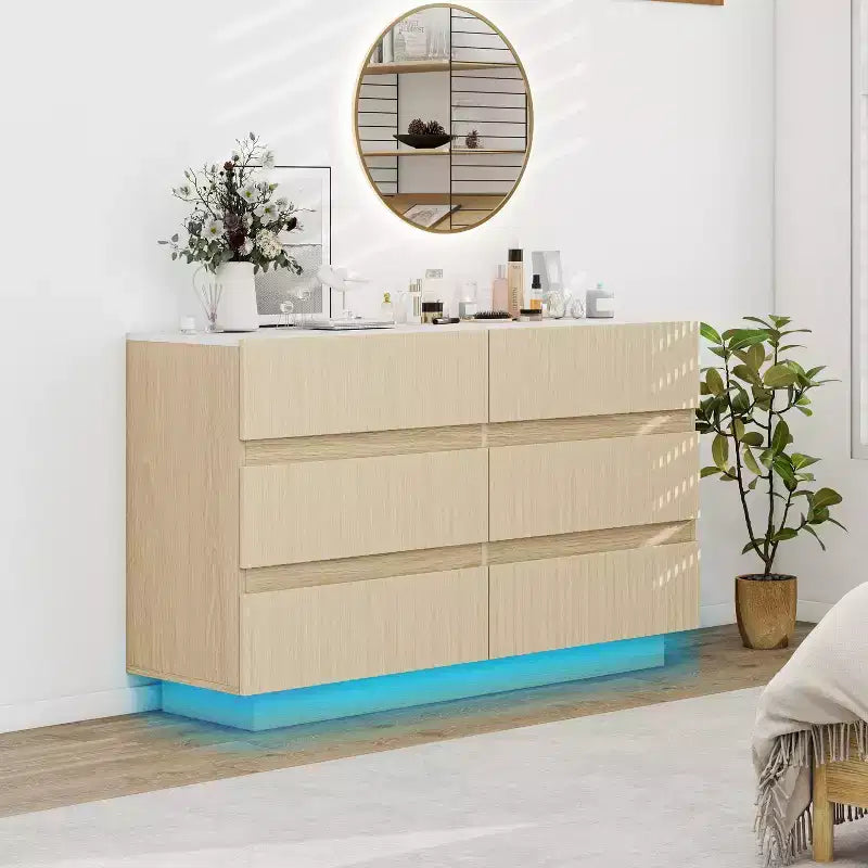 Cassettiera in legno scanalata Erin Modern da 120 cm con 6 cassetti, LED e design senza maniglie