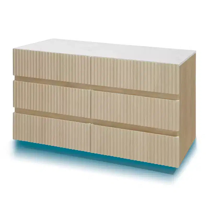 Cassettiera in legno scanalata Erin Modern da 120 cm con 6 cassetti, LED e design senza maniglie