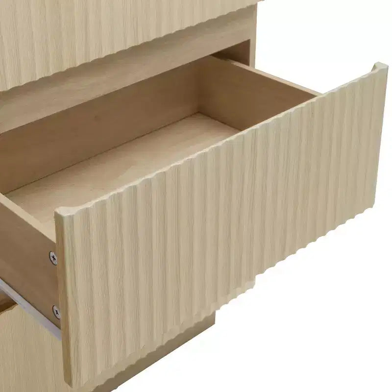 Cassettiera in legno scanalata Erin Modern da 120 cm con 6 cassetti, LED e design senza maniglie