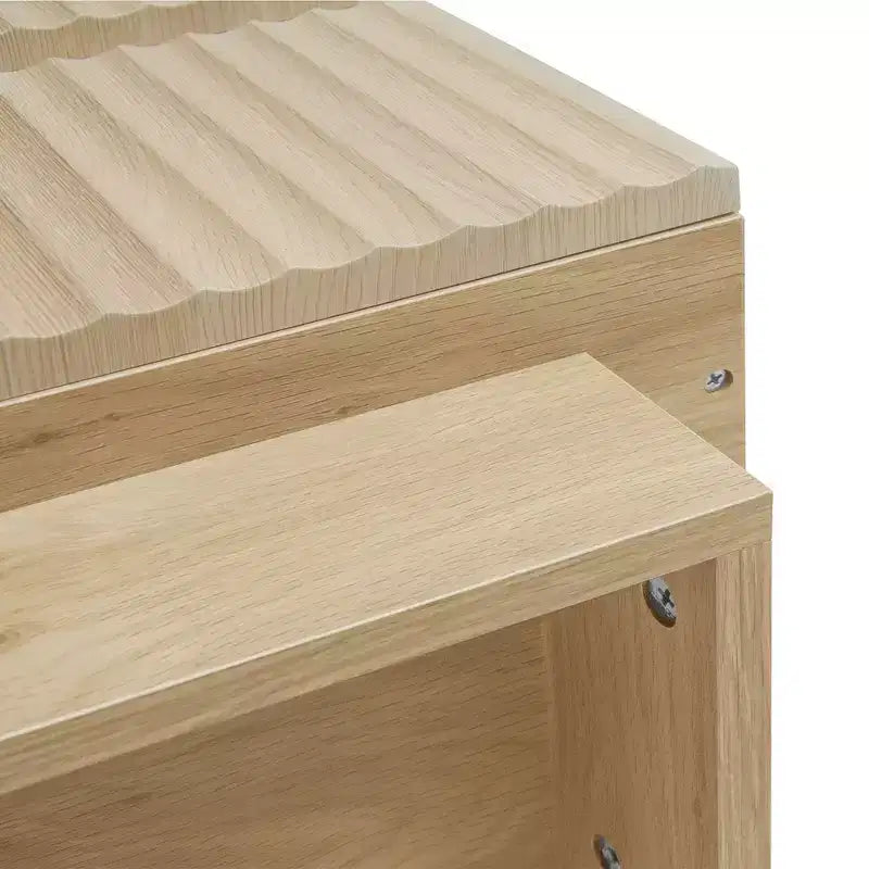 Cassettiera in legno scanalata Erin Modern da 120 cm con 6 cassetti, LED e design senza maniglie