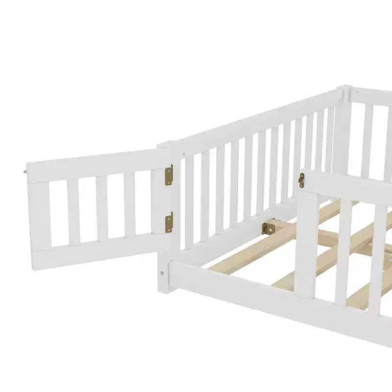 Struttura letto a terra in legno massello per bambini con sponde di sicurezza e porta rimovibile, letto a terra Montessori per bambini