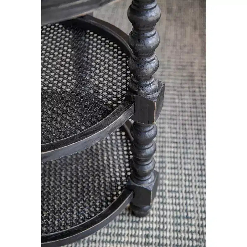 Tavolino rotondo a tre ripiani con ripiano in rattan, finitura nera, D23,5x25